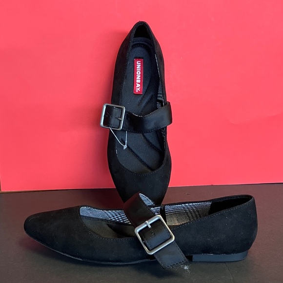 UNIONBAY Shoes - UNIONBAY Women's Black Buckle Flats